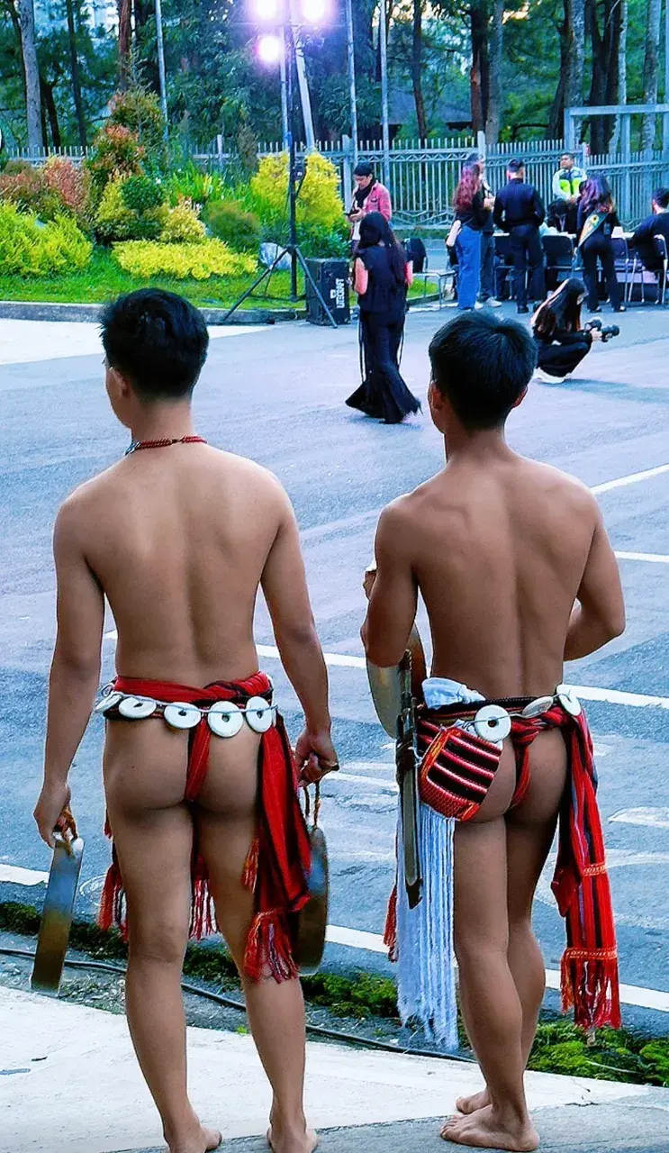 หนุ่มอิฟูเกา