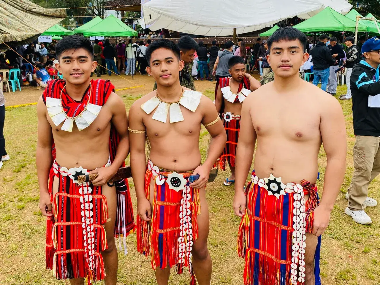 หนุ่มอิฟูเกา