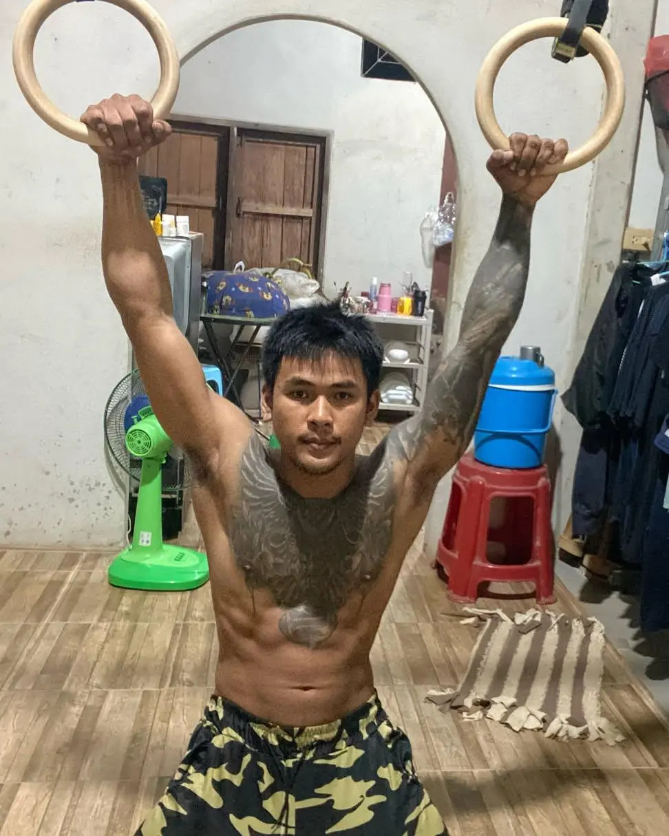 ไม่ต้องลวกขมคอก็ยอม