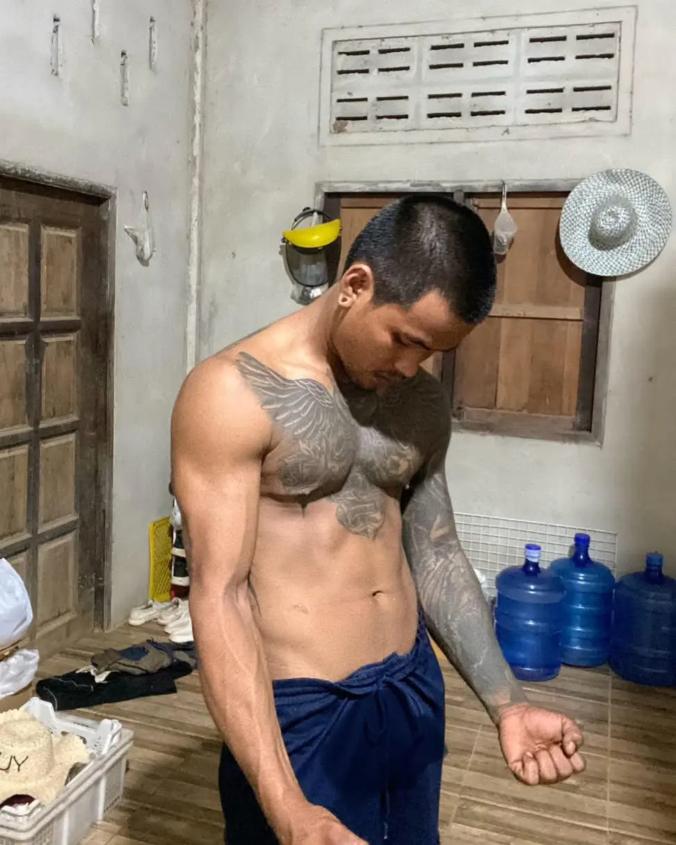 ไม่ต้องลวกขมคอก็ยอม