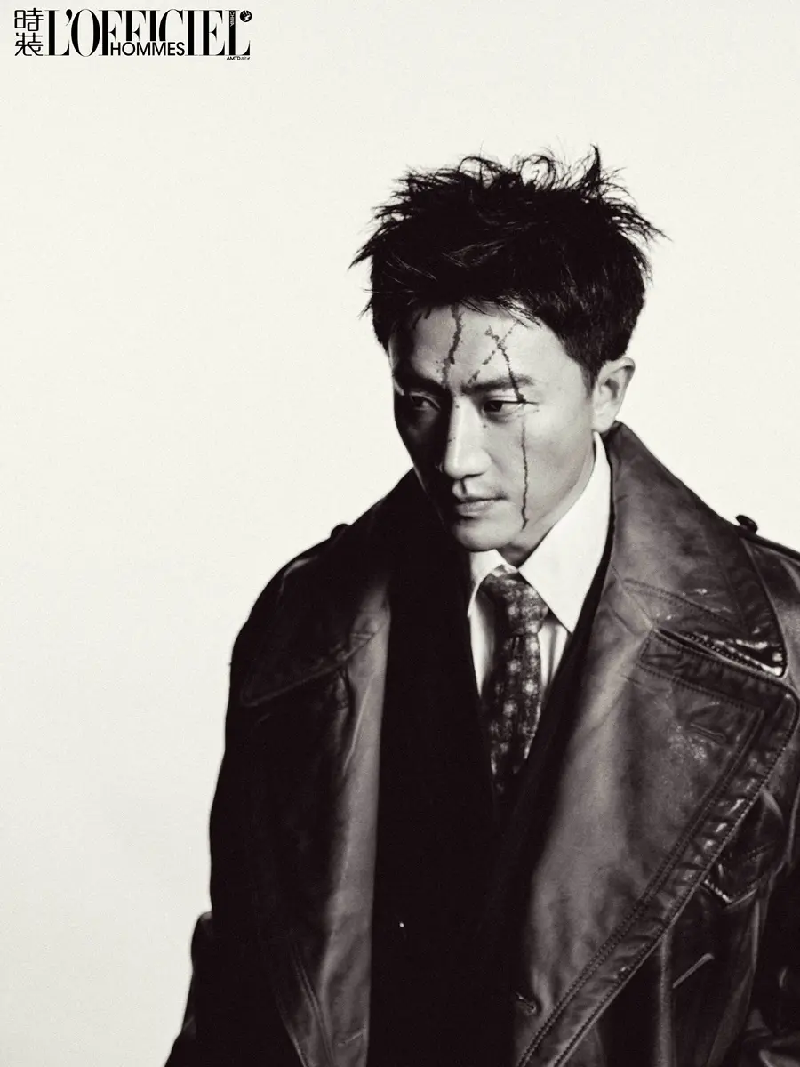 Huang Xuan @ L&rsquo;OFFICIEL HOMMES China November 2025