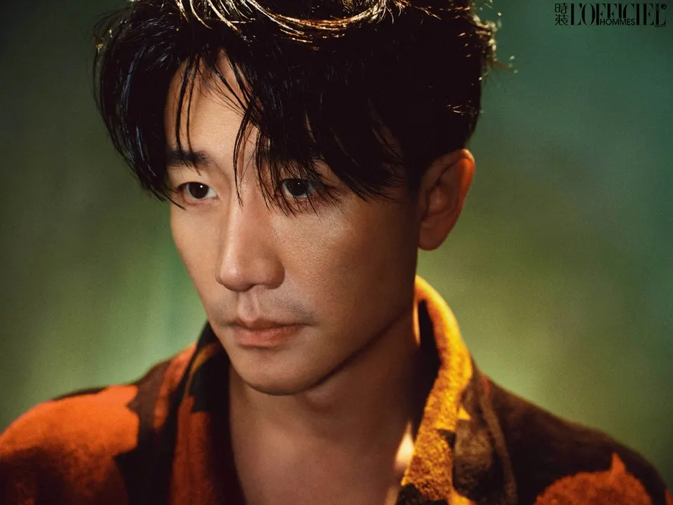 Huang Xuan @ L&rsquo;OFFICIEL HOMMES China November 2025