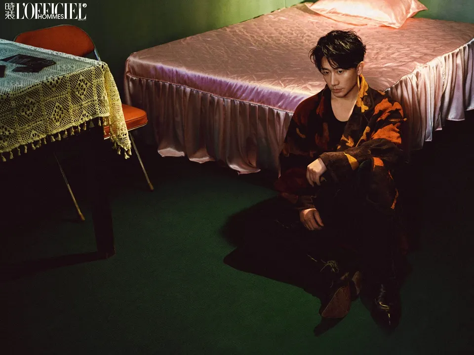 Huang Xuan @ L&rsquo;OFFICIEL HOMMES China November 2025