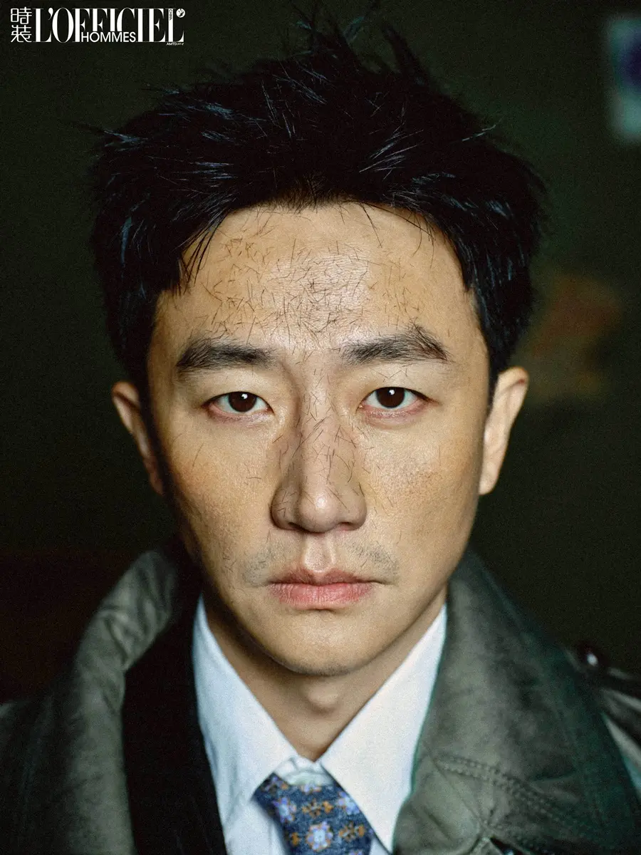 Huang Xuan @ L&rsquo;OFFICIEL HOMMES China November 2025