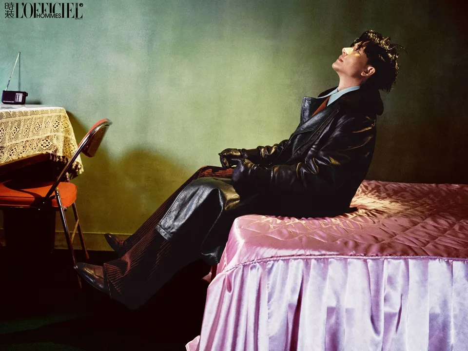 Huang Xuan @ L&rsquo;OFFICIEL HOMMES China November 2025