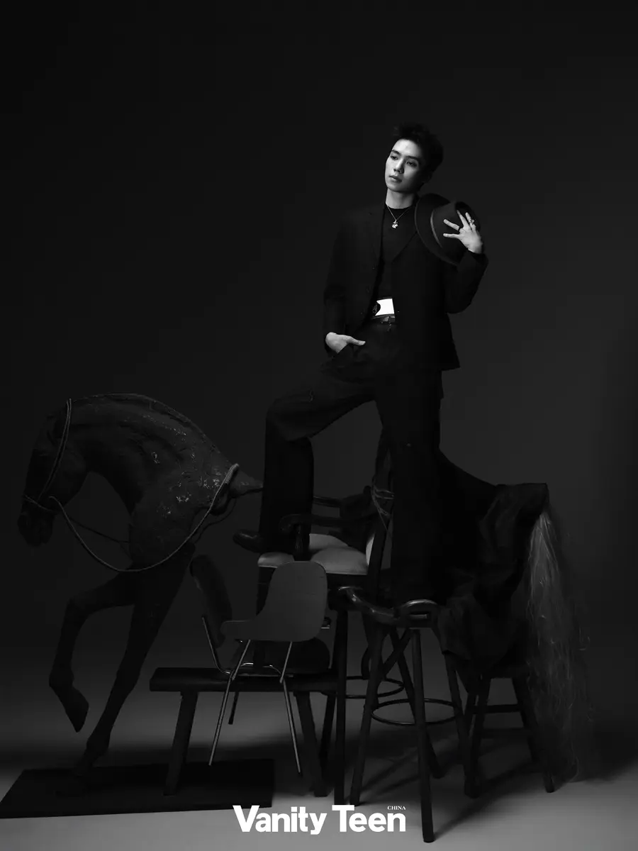 Luo Yizhou @ Vanity Teen China December 2025