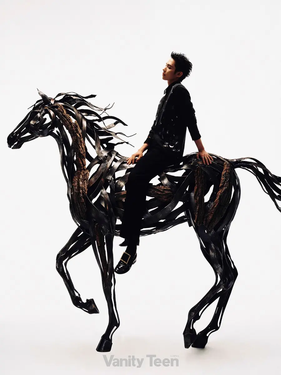 Luo Yizhou @ Vanity Teen China December 2025