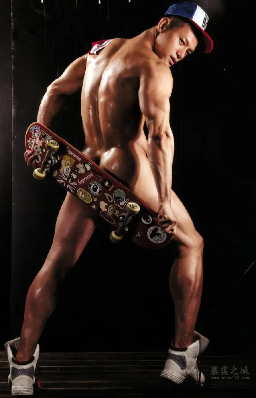 XIE ZIQIU : LANGUAGE OF MEN'S BODY