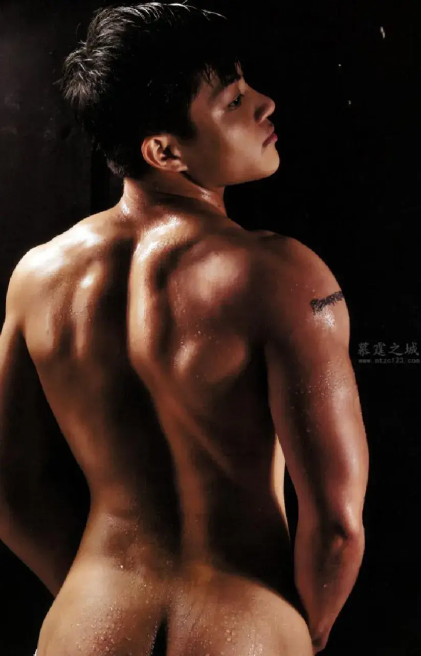 XIE ZIQIU : LANGUAGE OF MEN'S BODY