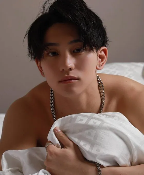 รูปหล่อเร้าอารมณ์ . 14