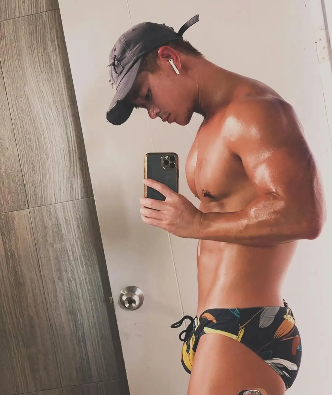 Social Media Creator : SAKURAWAY