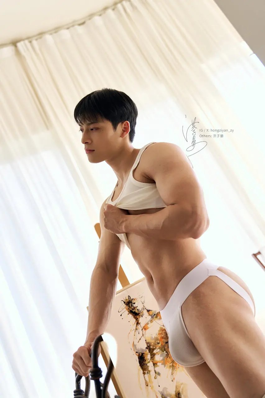 Selected Images from 洪子晏