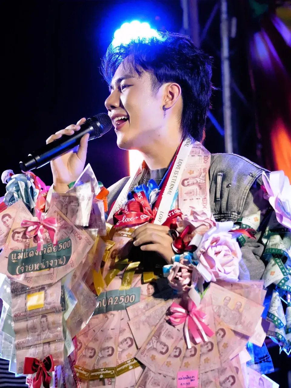 ลีโอ อธิป #ลีโอไมค์หมดหนี้