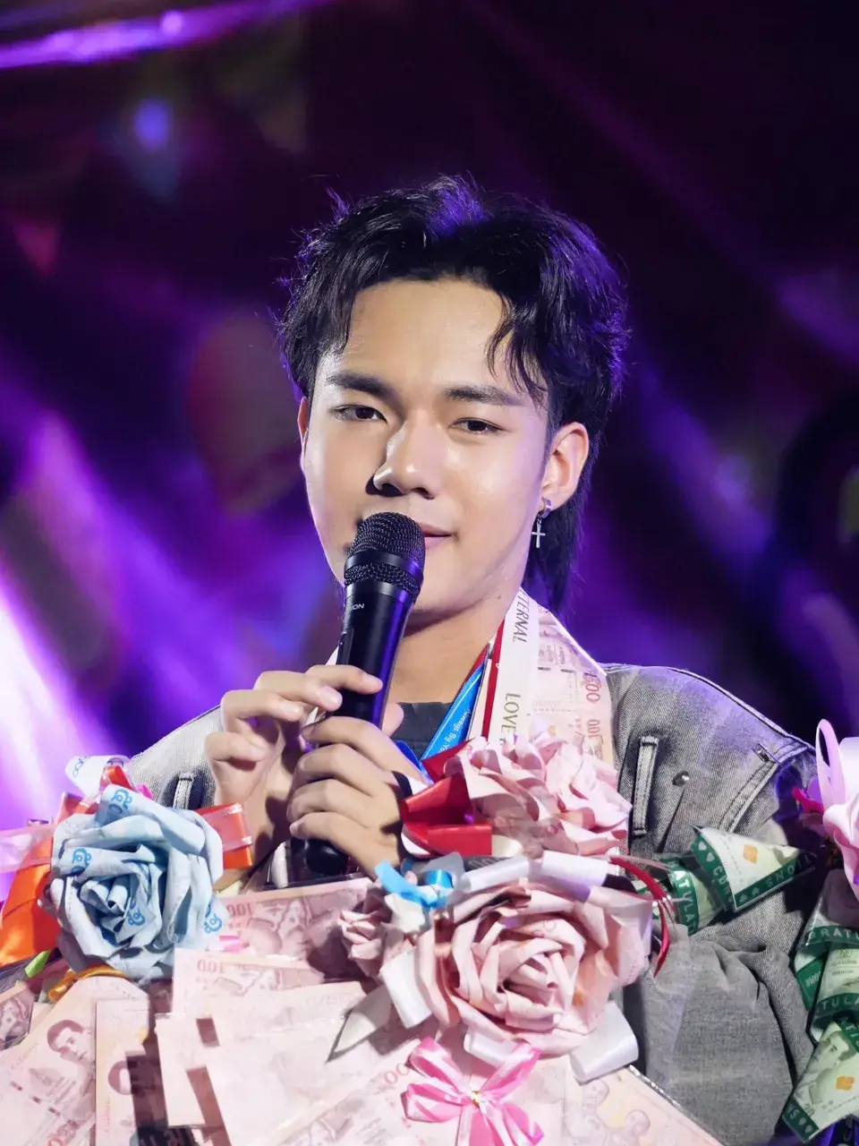 ลีโอ อธิป #ลีโอไมค์หมดหนี้