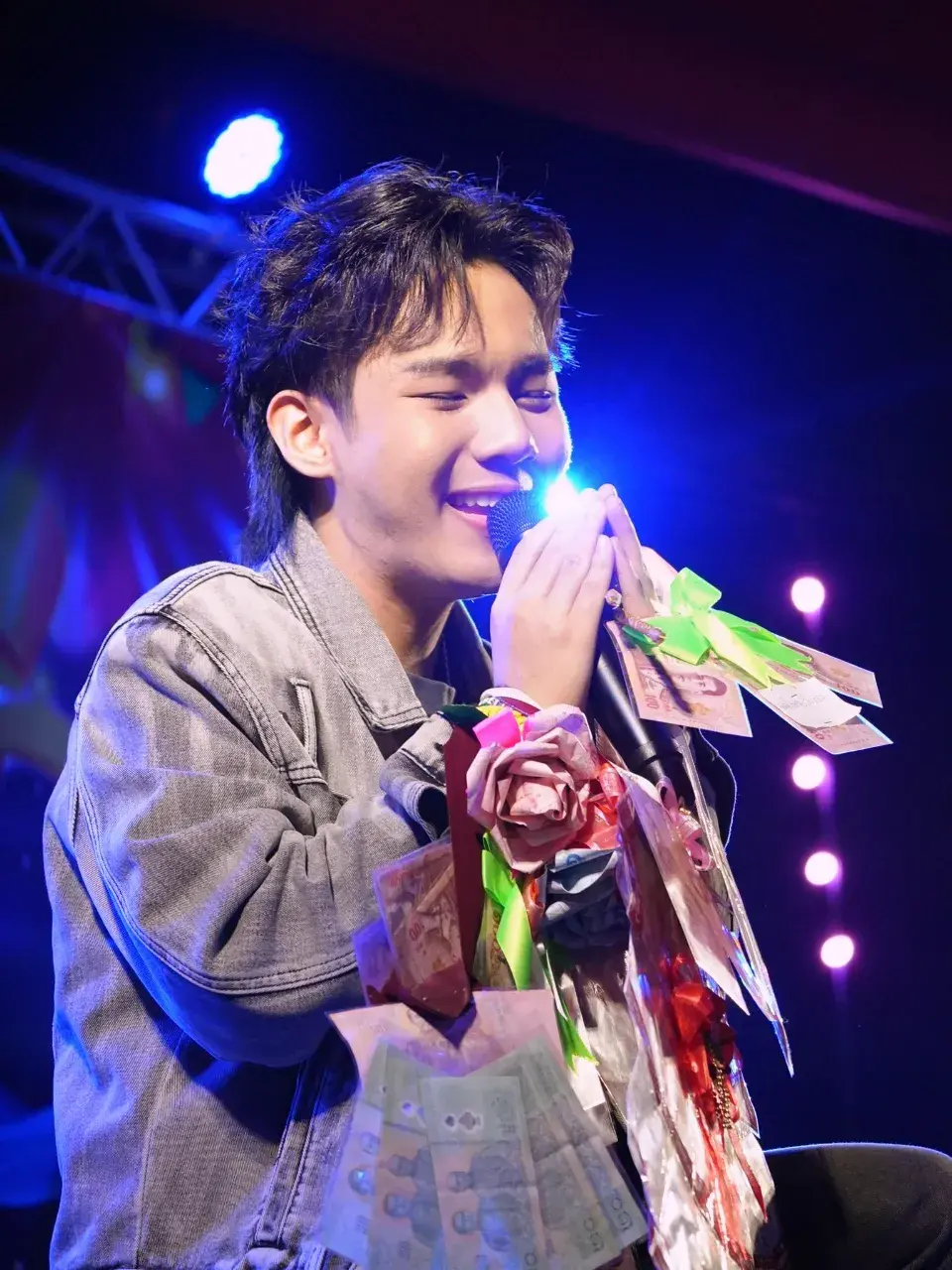 ลีโออธิป 🫰🏼 น้องลีโอ ไมค์หมดหนี้