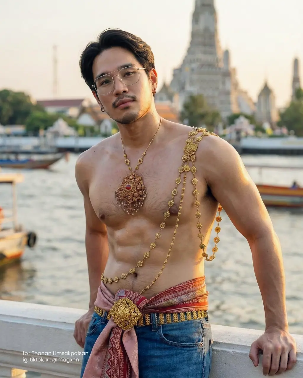 ชายไทย สไบงาม