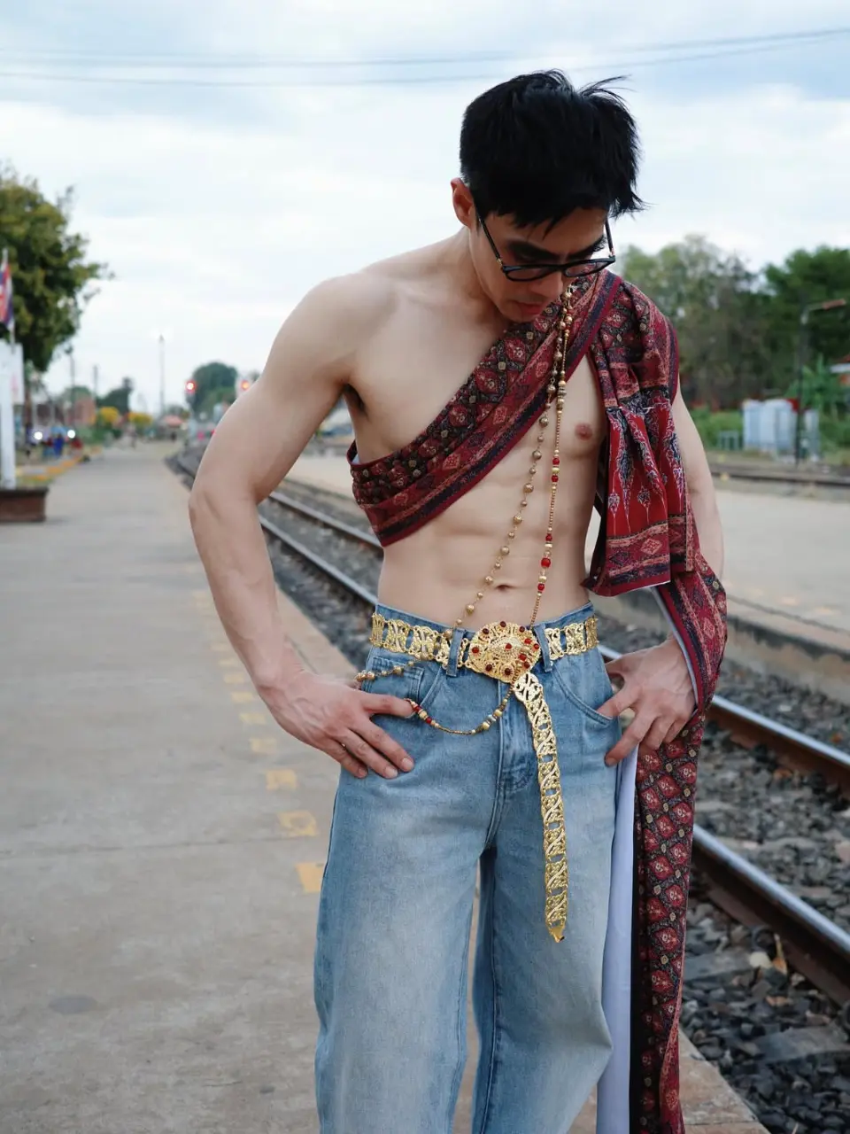 รูปงามดั่งไทย