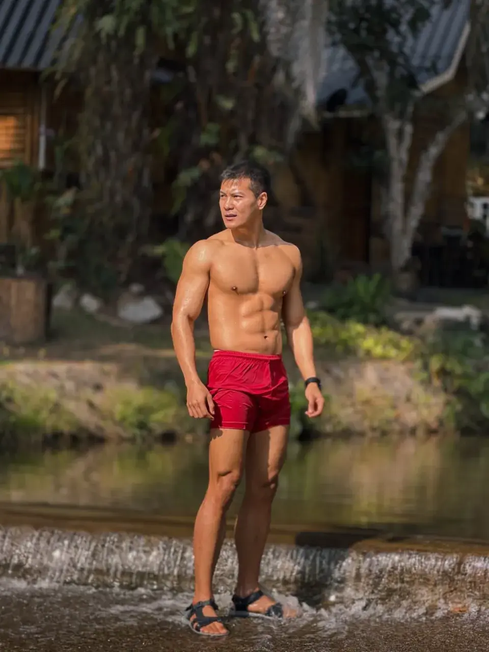 ส่องรักให้อิ่มเอิ่บ