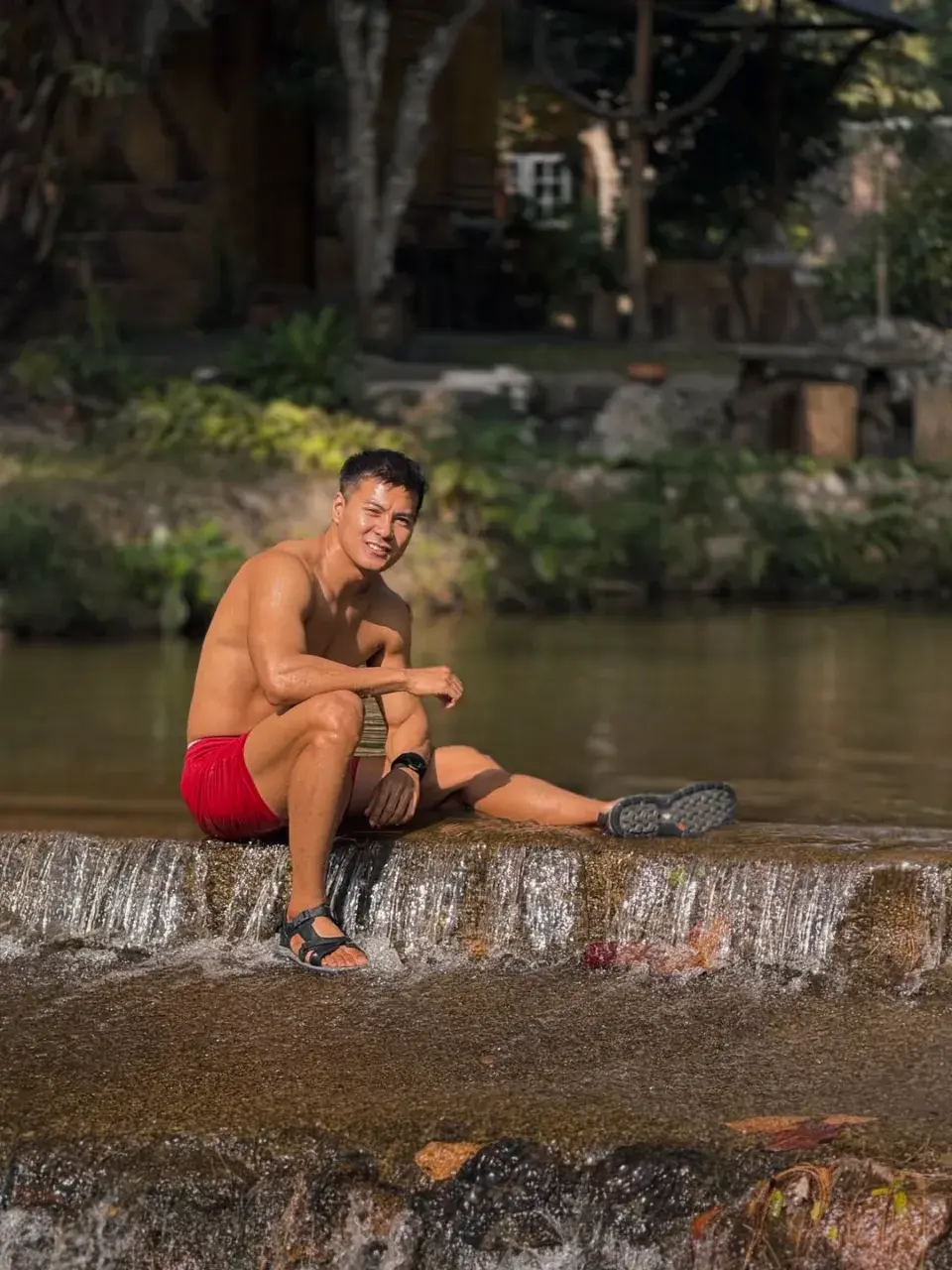 ส่องรักให้อิ่มเอิ่บ