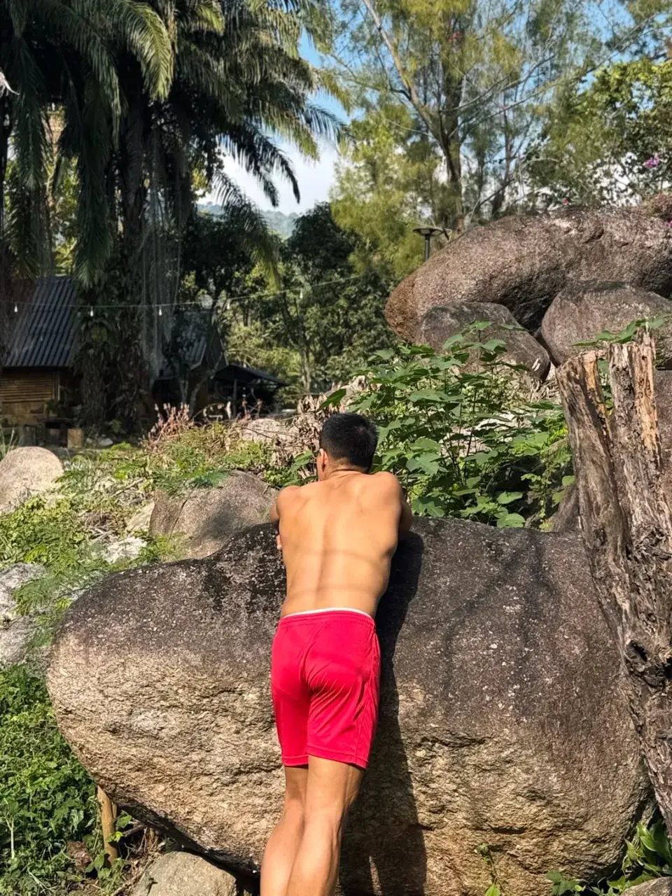 ส่องรักให้อิ่มเอิ่บ