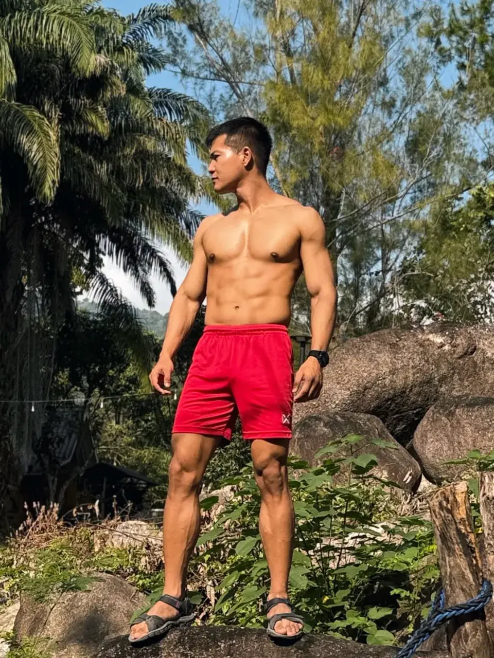 ส่องรักให้อิ่มเอิ่บ