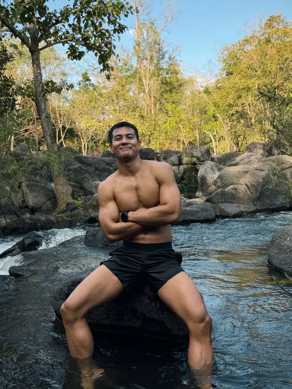 ส่องรักให้อิ่มเอิ่บ