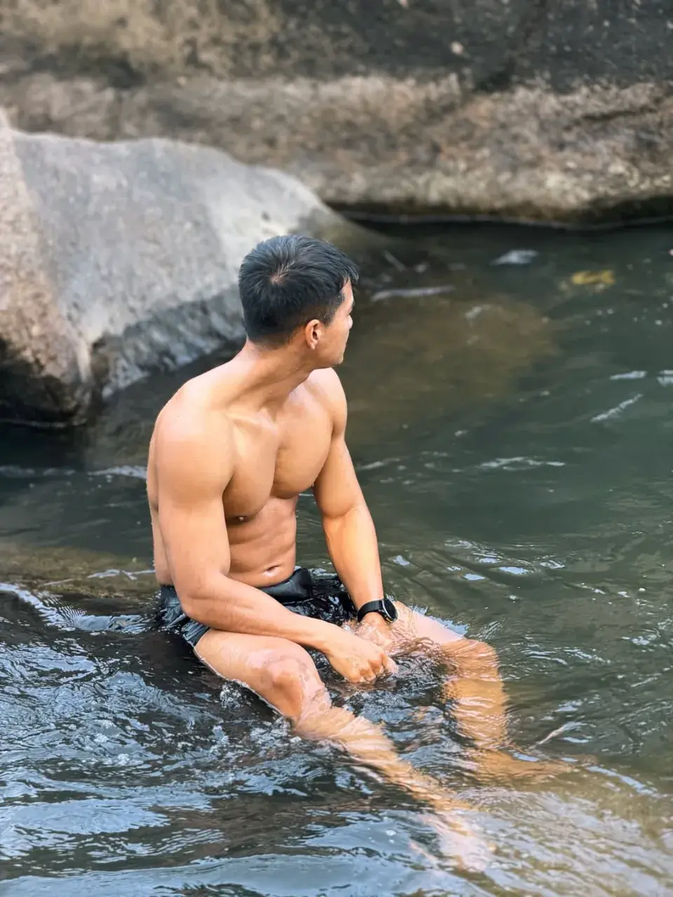 ส่องรักให้อิ่มเอิ่บ