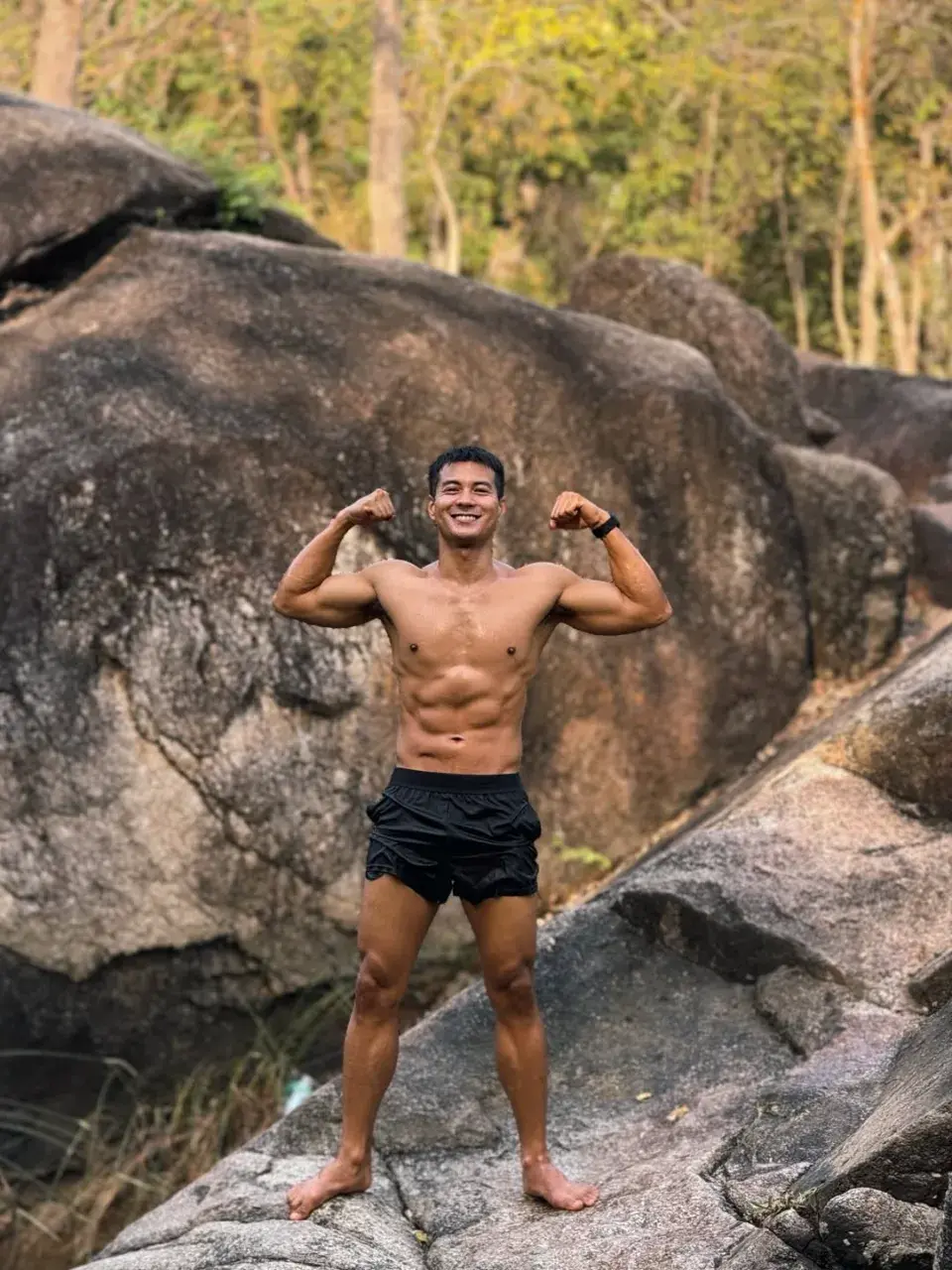 ส่องรักให้อิ่มเอิ่บ