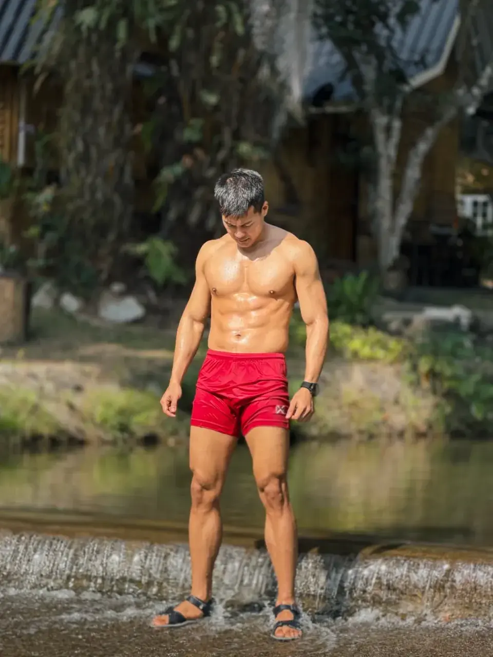 ส่องรักให้อิ่มเอิ่บ