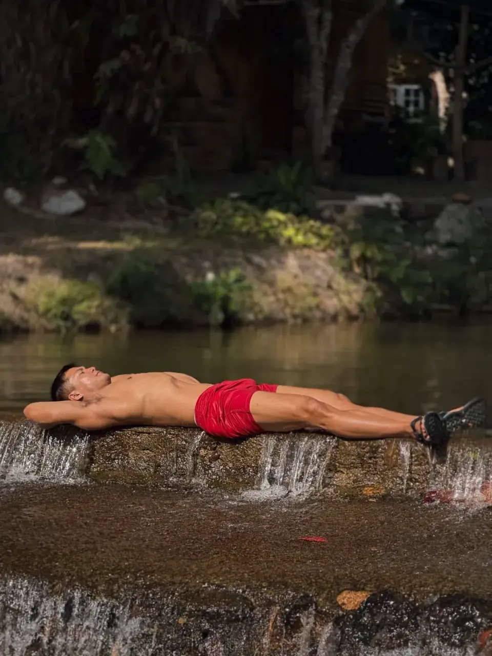 ส่องรักให้อิ่มเอิ่บ