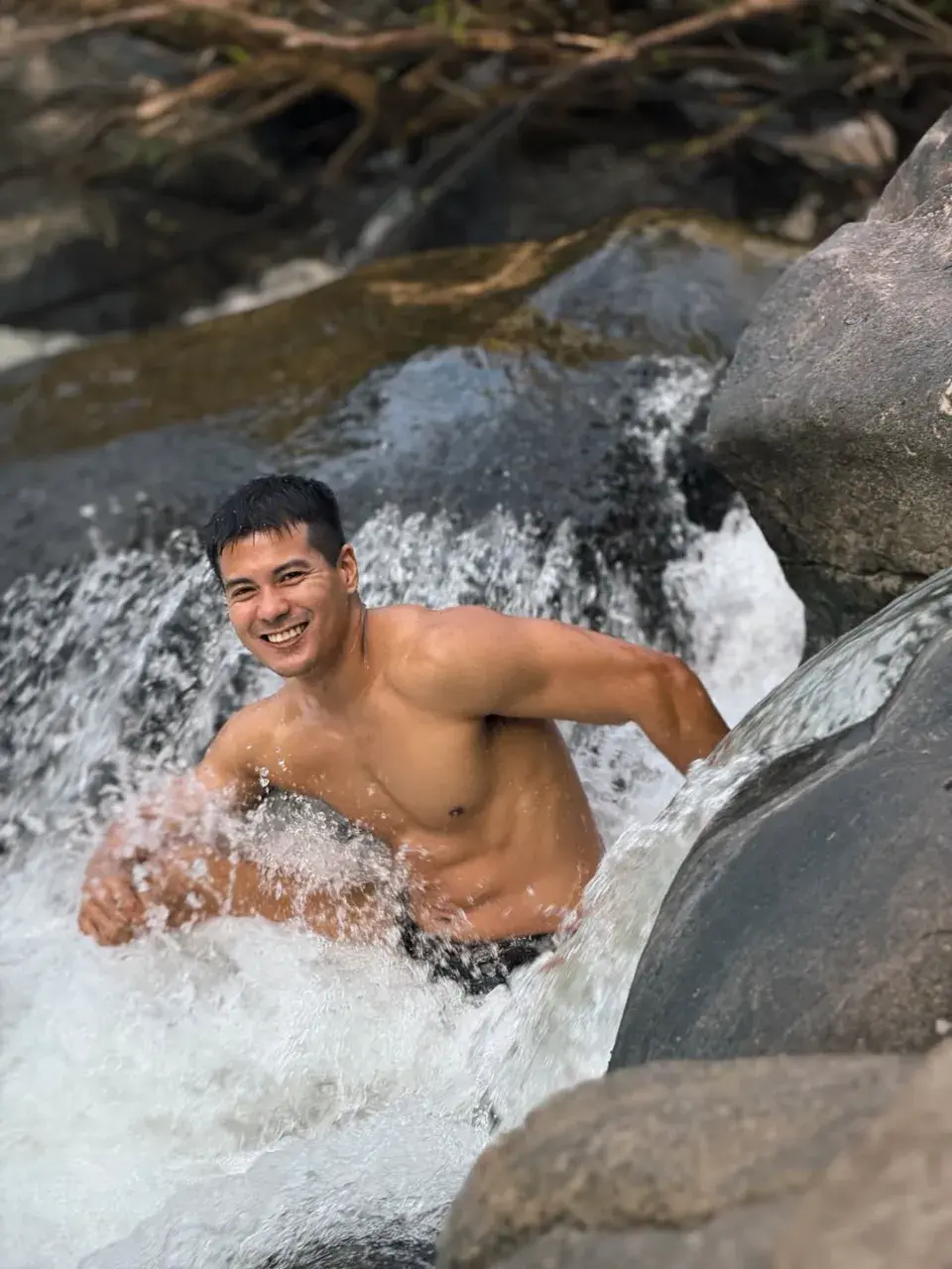 ส่องรักให้อิ่มเอิ่บ