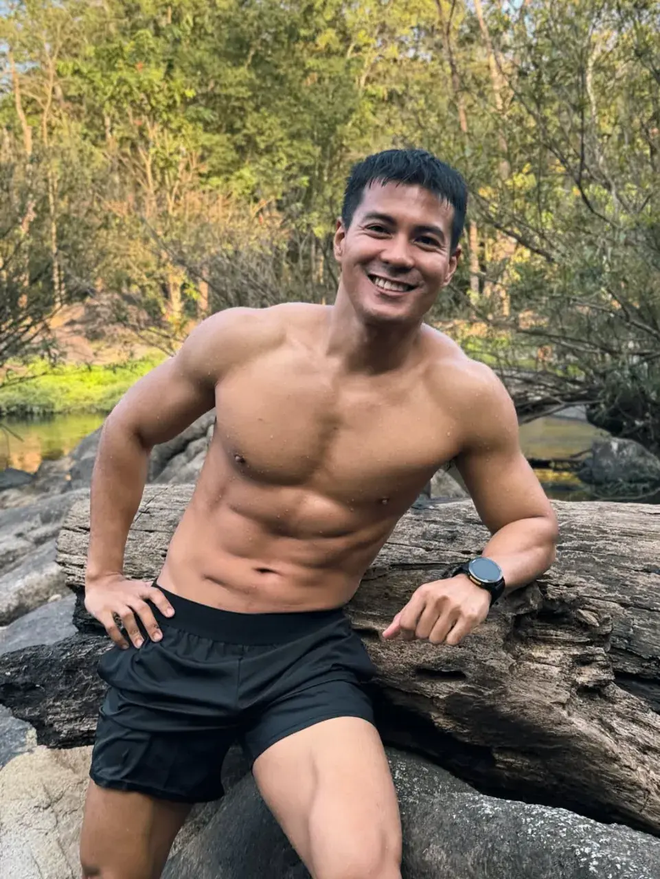 ส่องรักให้อิ่มเอิ่บ