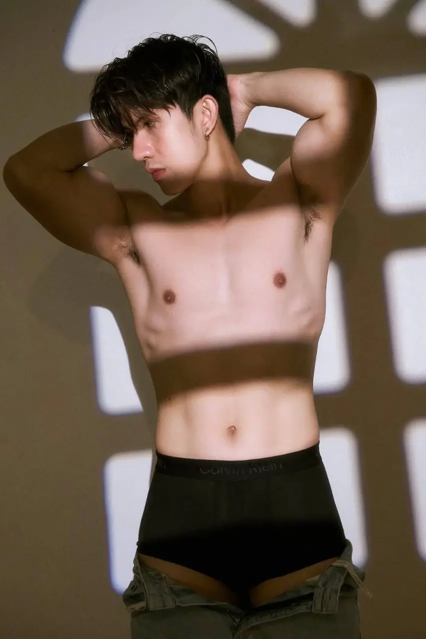 ถอดโชว์เรือนร่าง 2965