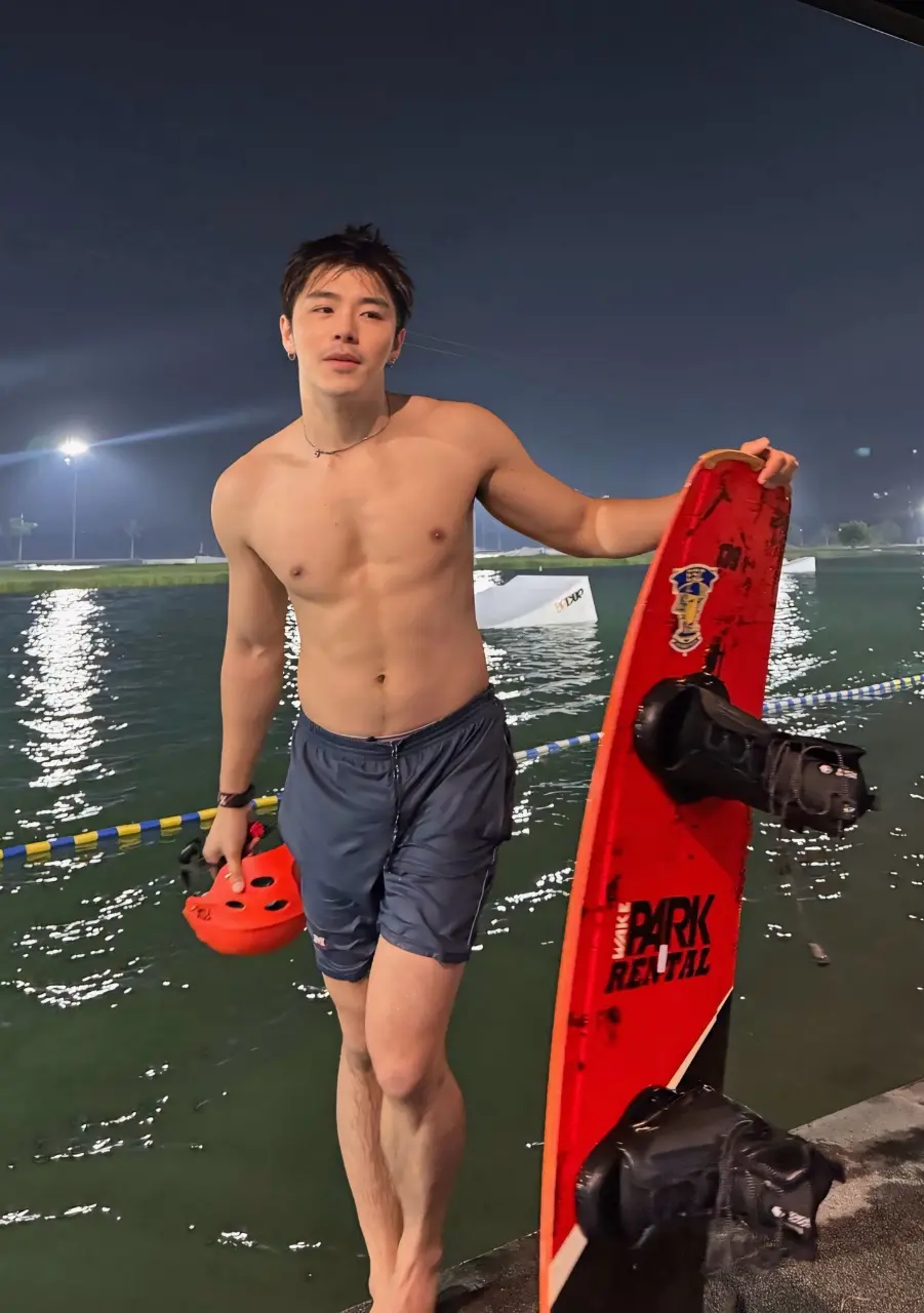 ACTOR & SINGER,MODEL : Tinwiphat Khueankaew