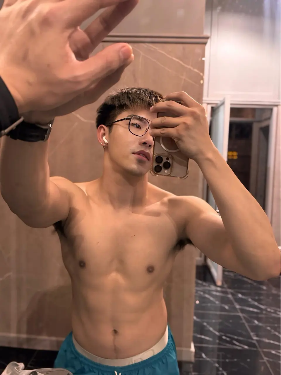 ACTOR & SINGER,MODEL : Tinwiphat Khueankaew