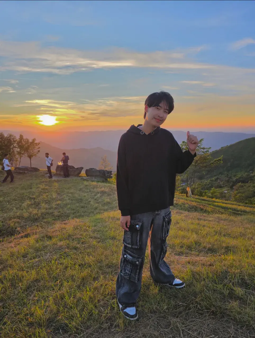 เปิดประวัติ ธันวา บุษประจง หรือที่รู้จักกันในชื่อ ธันวา พาทัวร์ นักแสดงนำเรื่อง คิดถึงสมุทรสาคร ค่ายหนุมานฟิล์ม