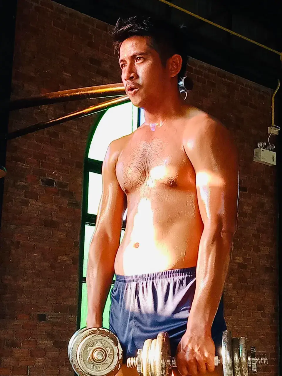 แมน ธนา ชะนะบุตร อดีตนักฟุตบอลทีมชาติไทย.