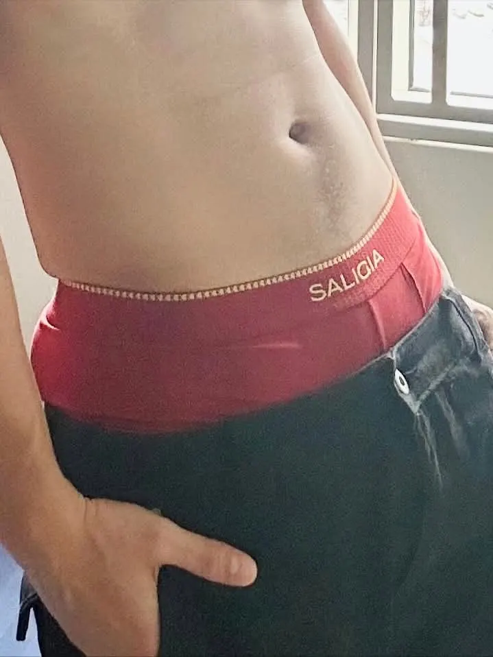 หนุ่ม(กกน.)แดง