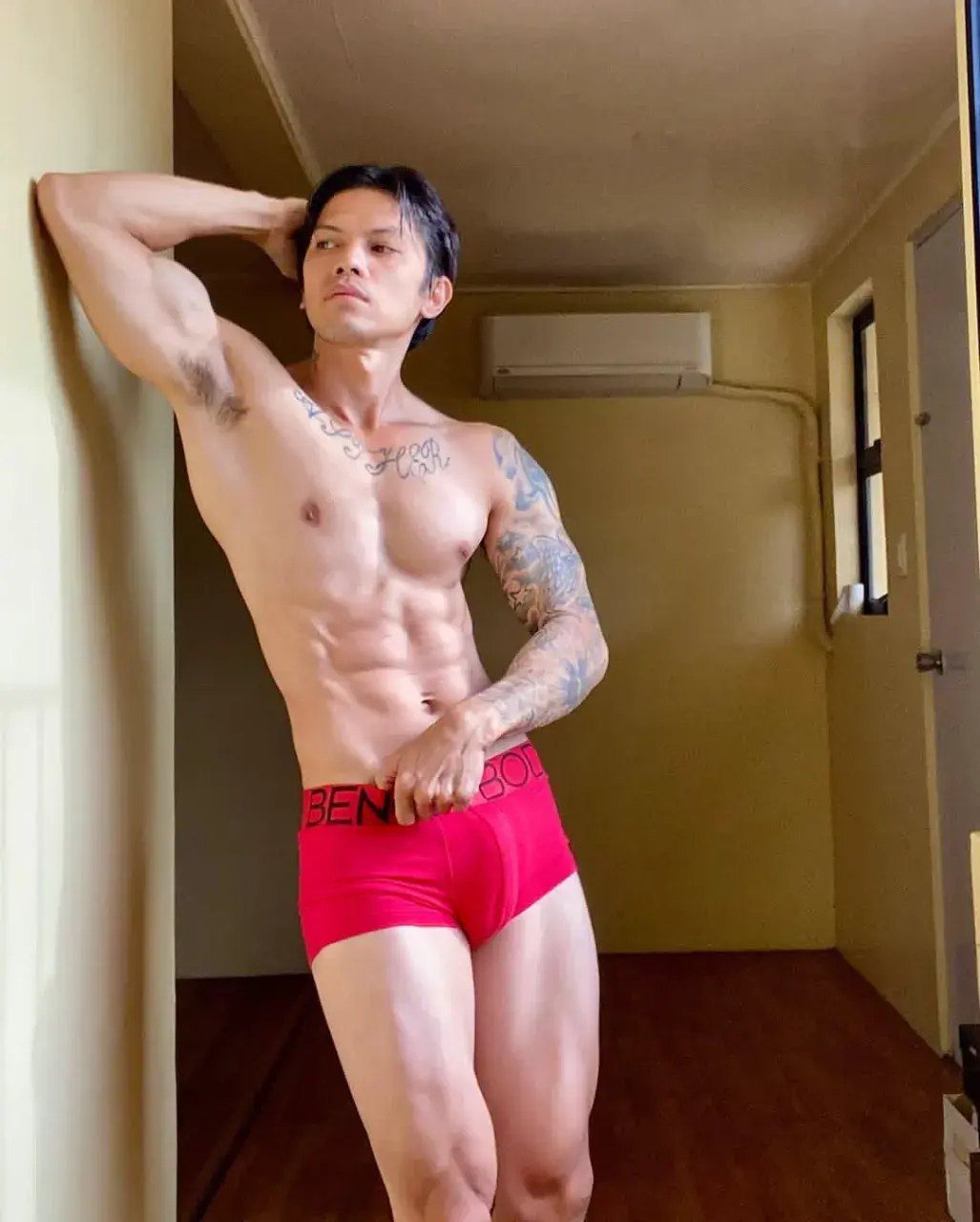 หนุ่ม(กกน.)แดง