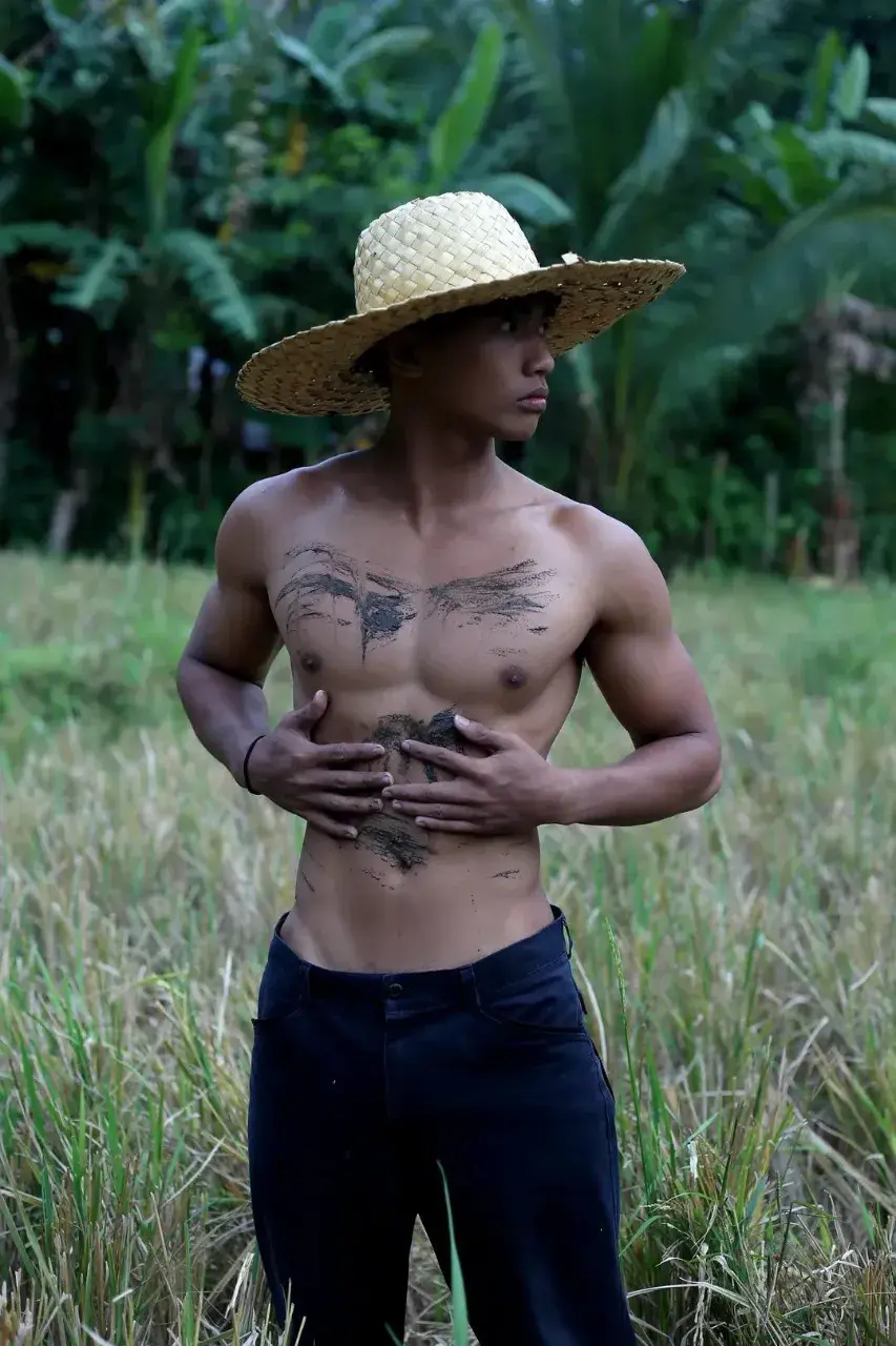 หนุ่ม..บ้านทุ่ง