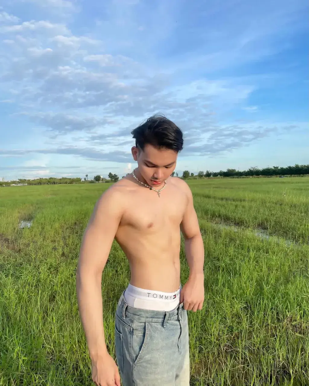 หนุ่ม..บ้านทุ่ง