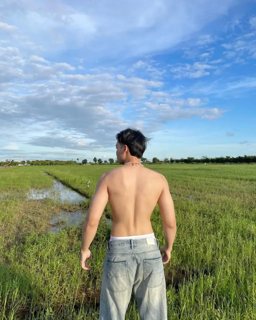 หนุ่ม..บ้านทุ่ง