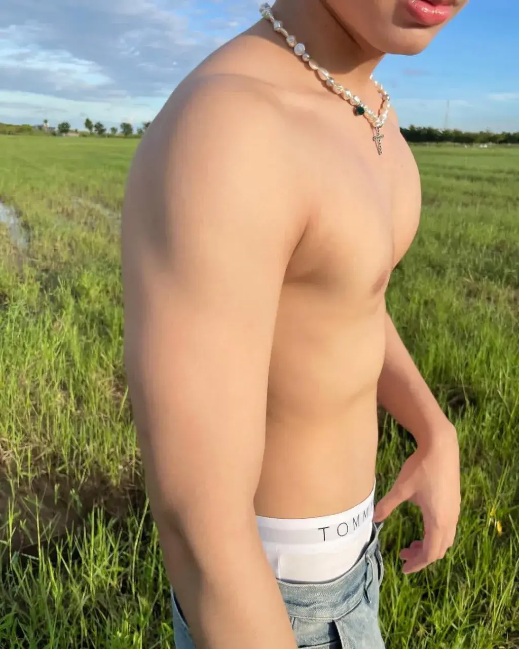 หนุ่ม..บ้านทุ่ง