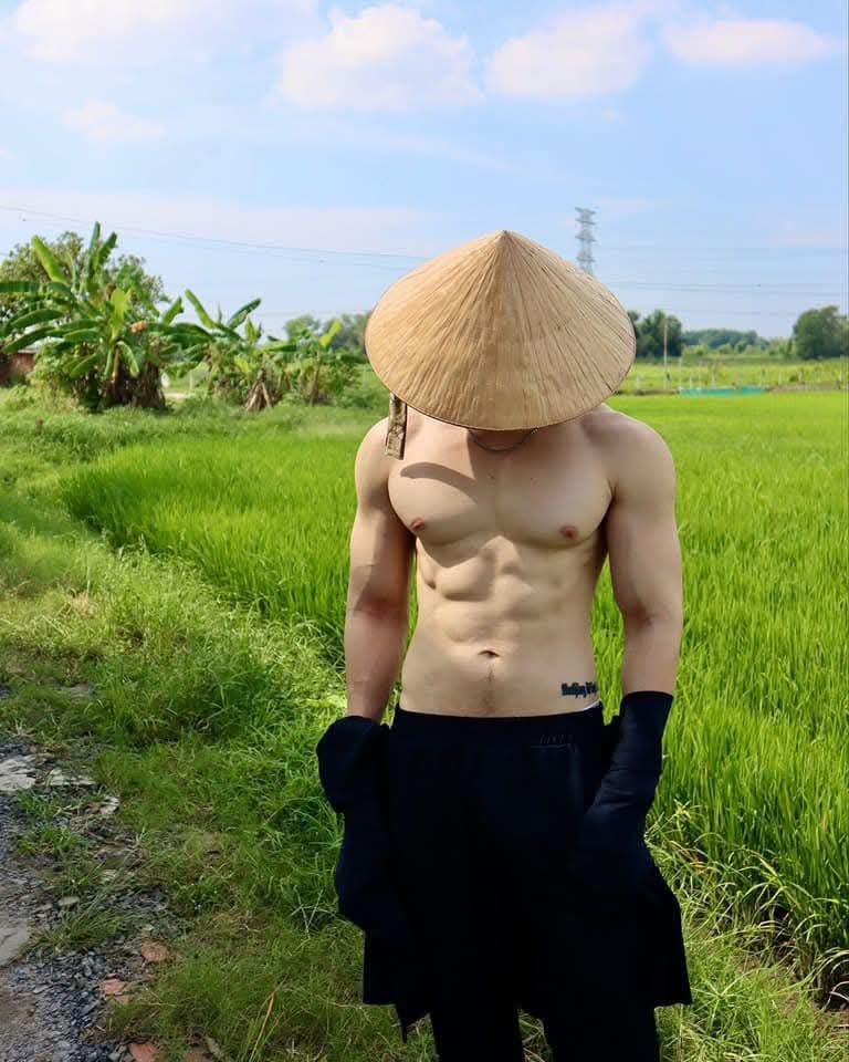 หนุ่ม..บ้านทุ่ง