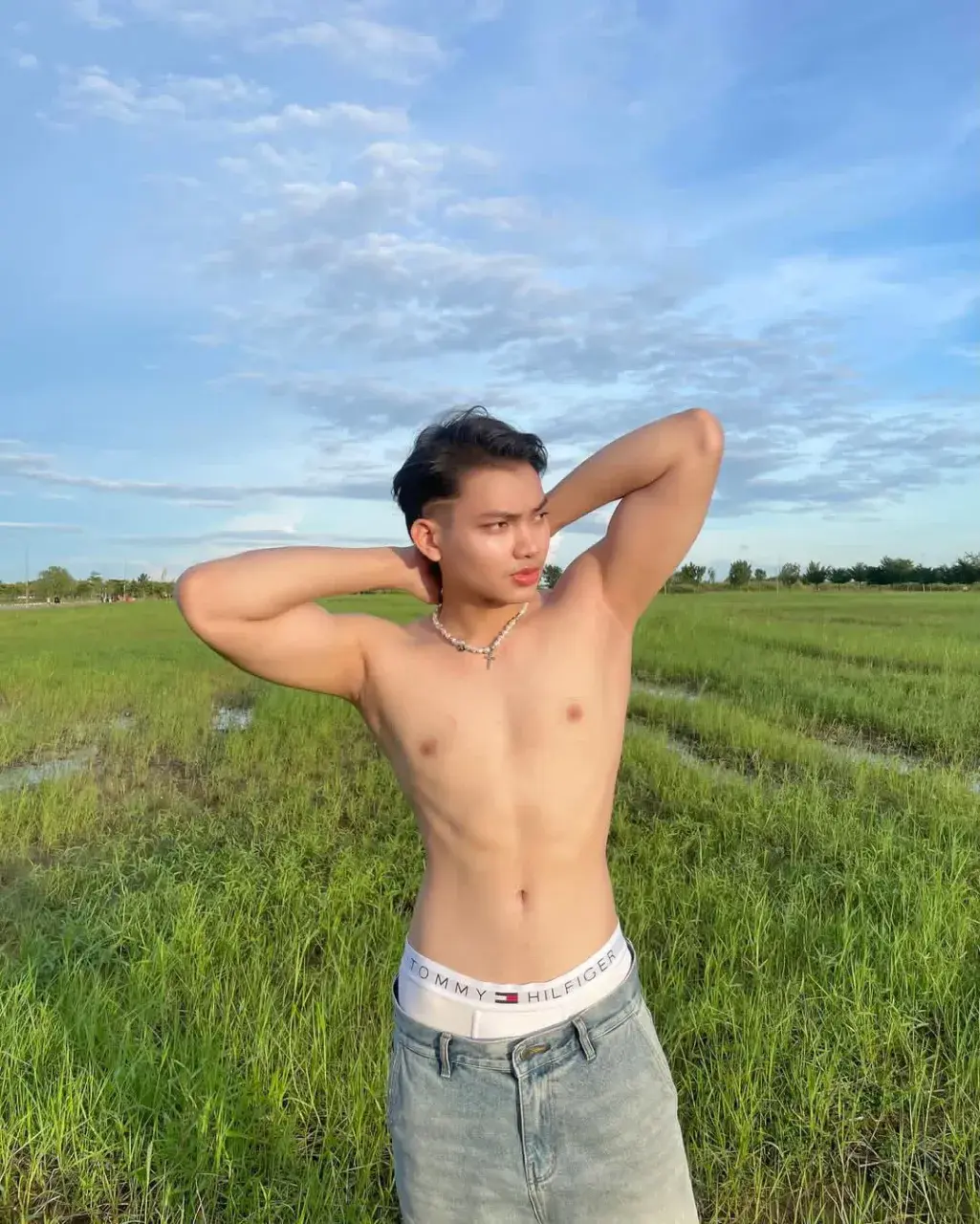 หนุ่ม..บ้านทุ่ง