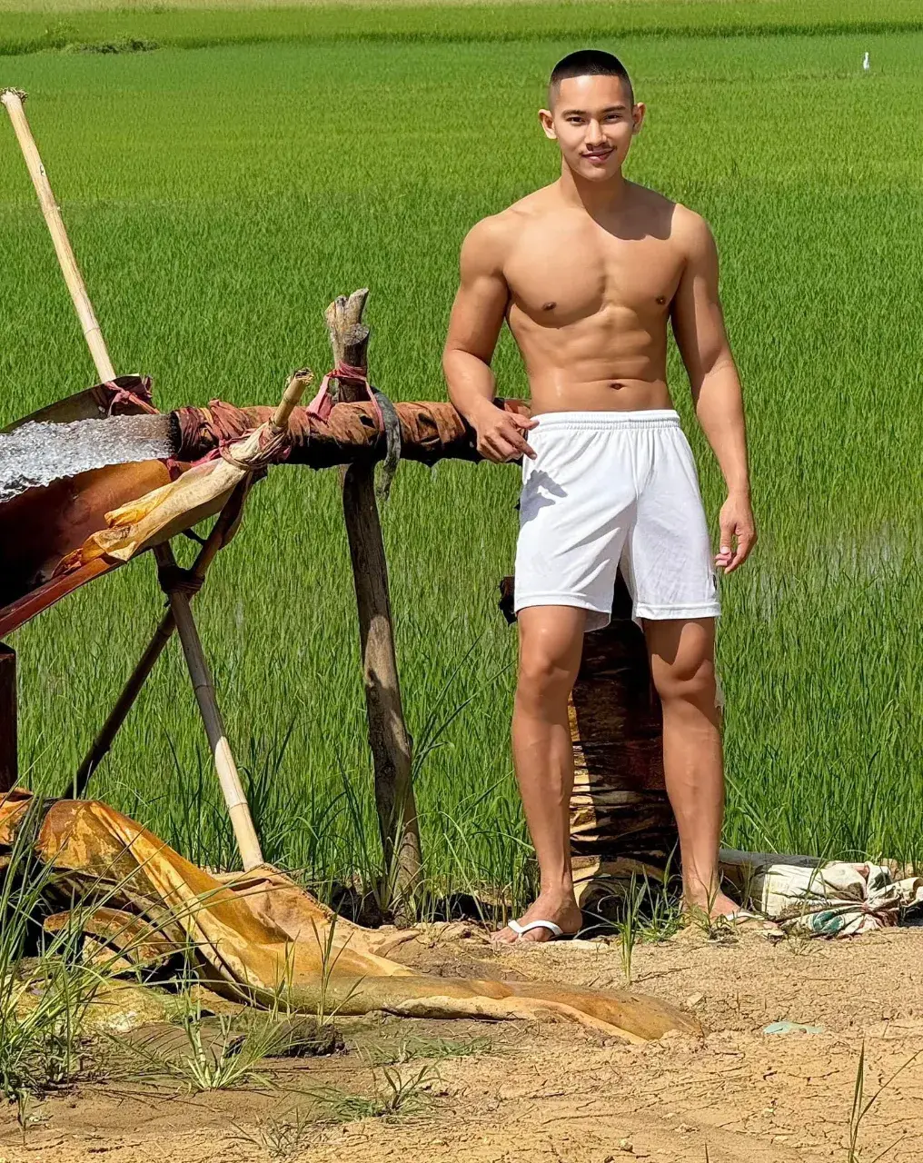 หนุ่ม..บ้านทุ่ง