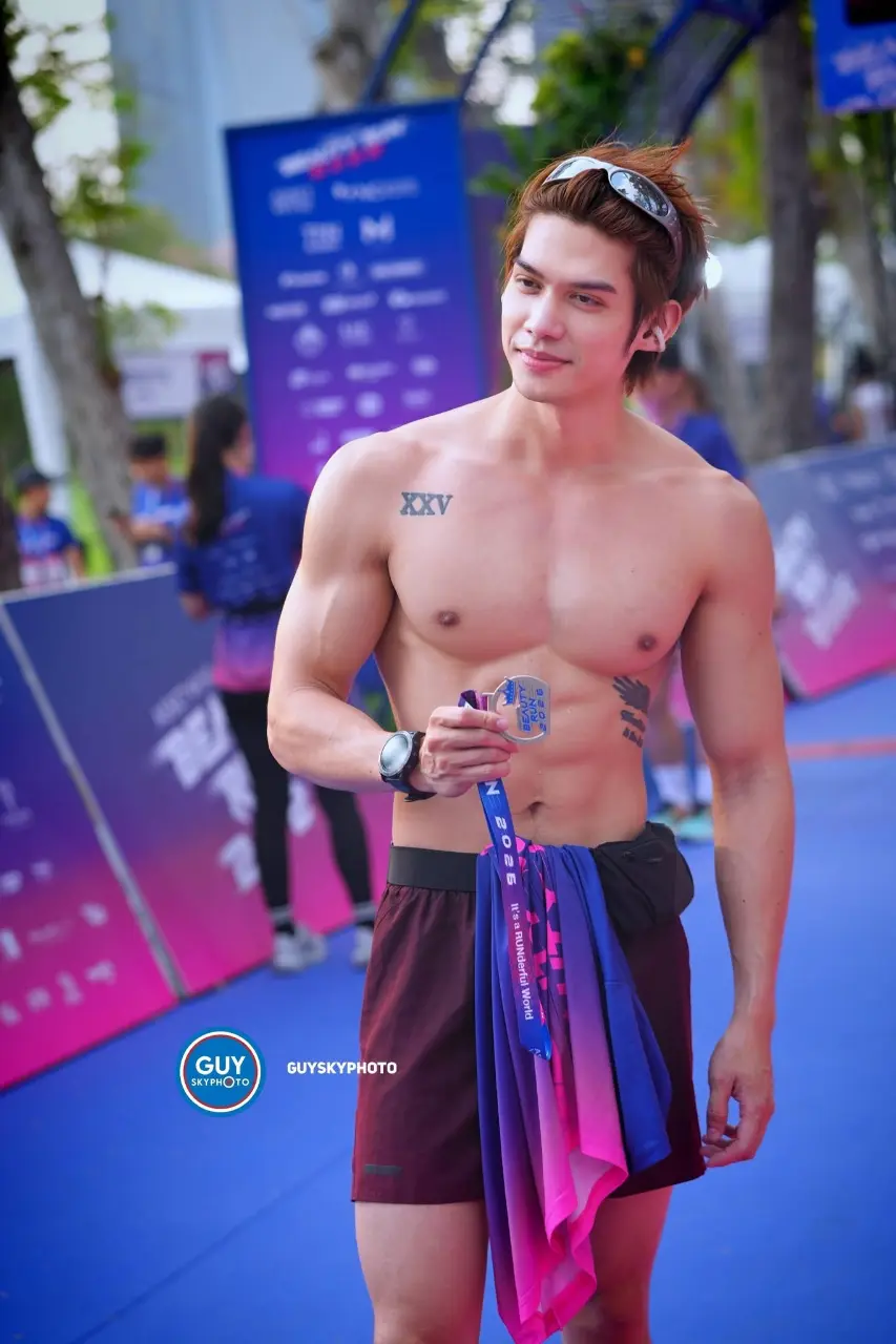 รูปหล่อเร้าอารมณ์ . 15