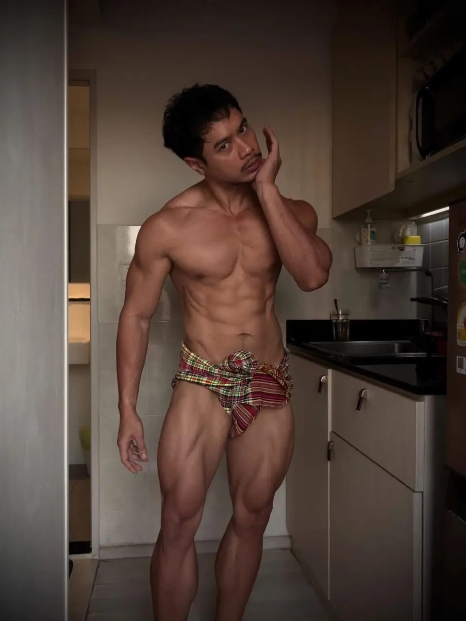 รูปหล่อเร้าอารมณ์ . 15