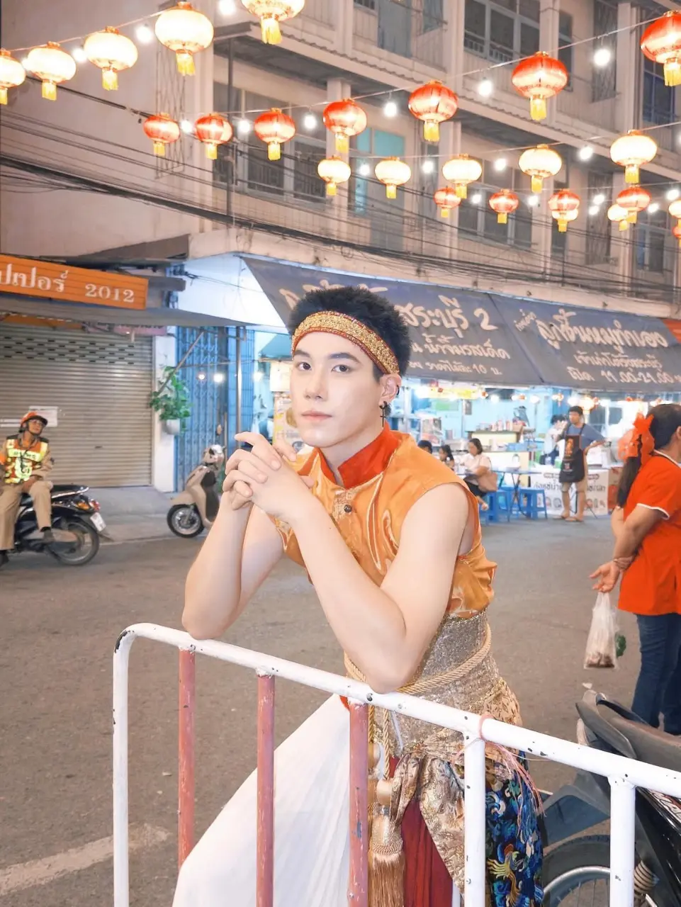 รูปหล่อเร้าอารมณ์ . 16