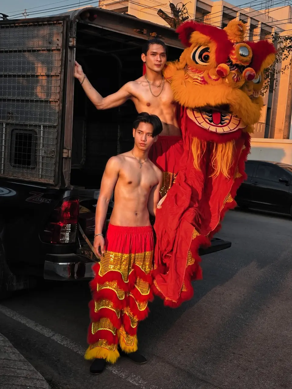 รูปหล่อเร้าอารมณ์ . 16